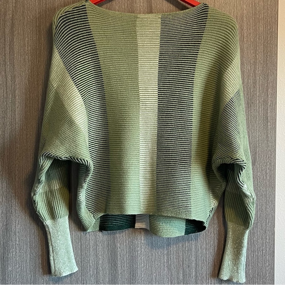 Philosophy Cropped Sweater - Republic Clothing - Size Medium - Picture 6 of 12